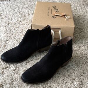 Fat Face Lytham Chelsea Black Ankle Booties size 41